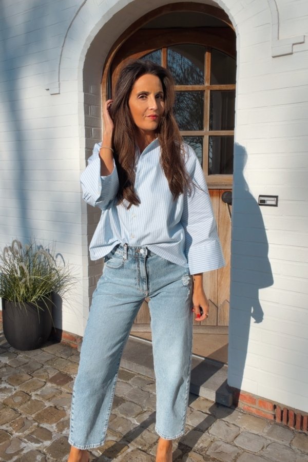 05 THE OH SHAPE DESTROYED JEANS