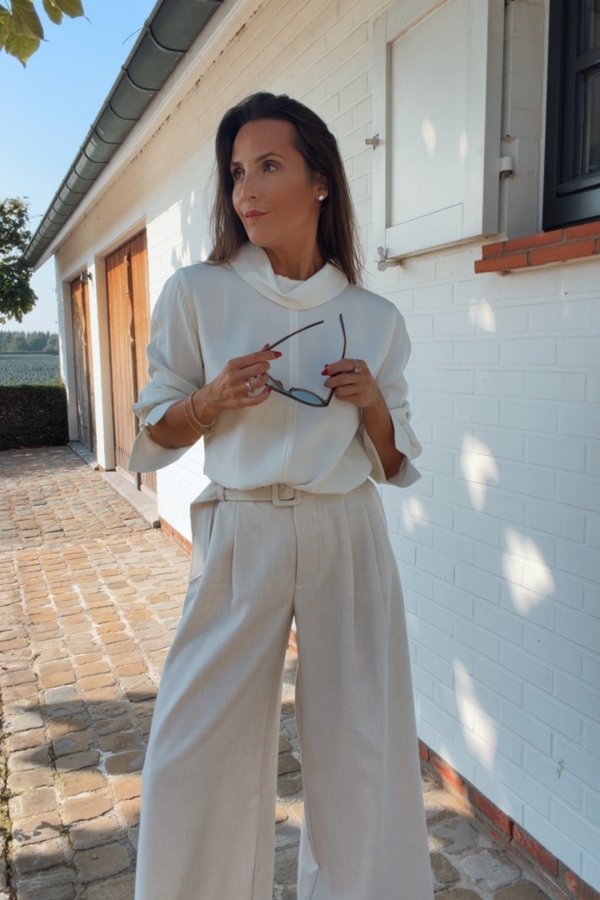 SOLER BLOUSE HIGH NECK
