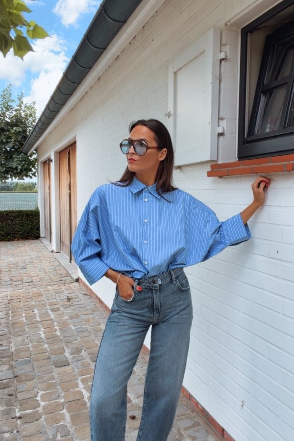 THE O SHAPE JEANS