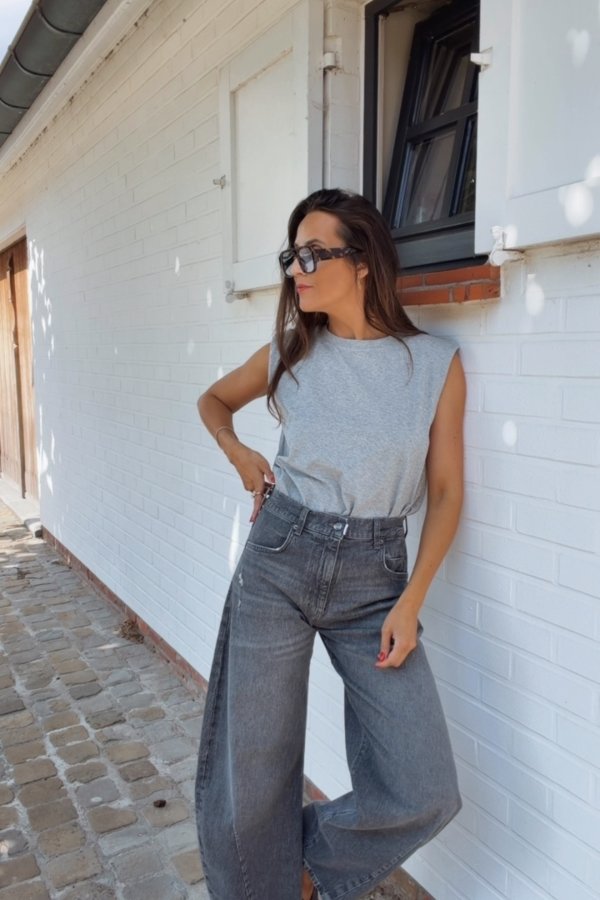THE O SHAPE JEANS