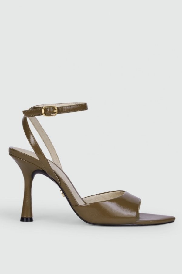 RILEY HEELS